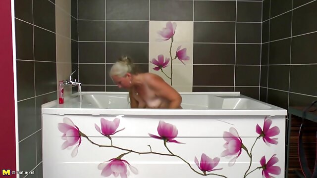 Favorit :  En babe klassisk dansk porno viser sin kusse frem Porno videoer 